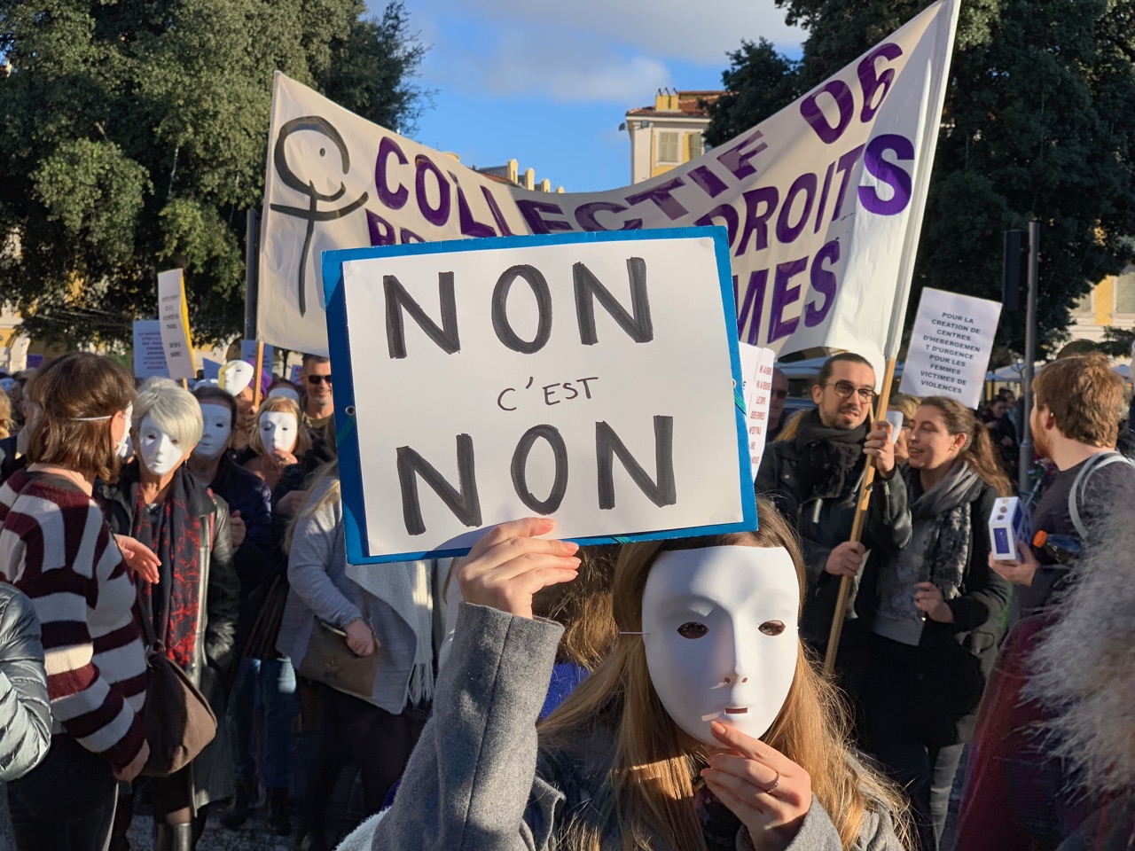 500 personnes à Nice contre les violences faites aux femmes #NousToutes